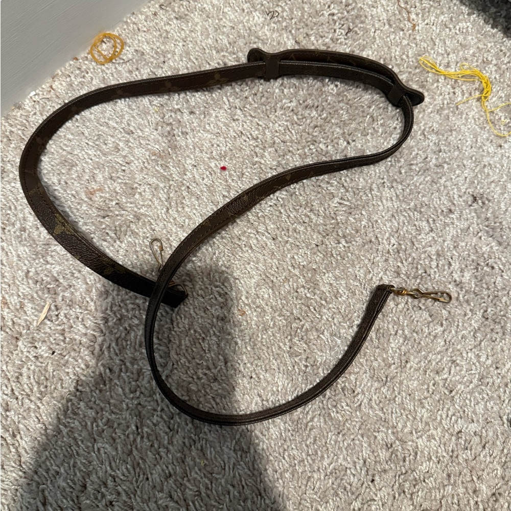 Louis Vuitton monogram vintage crossbody strap H24